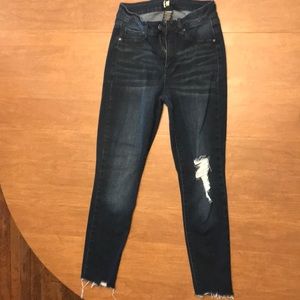 Jeans with light tears size 3/26